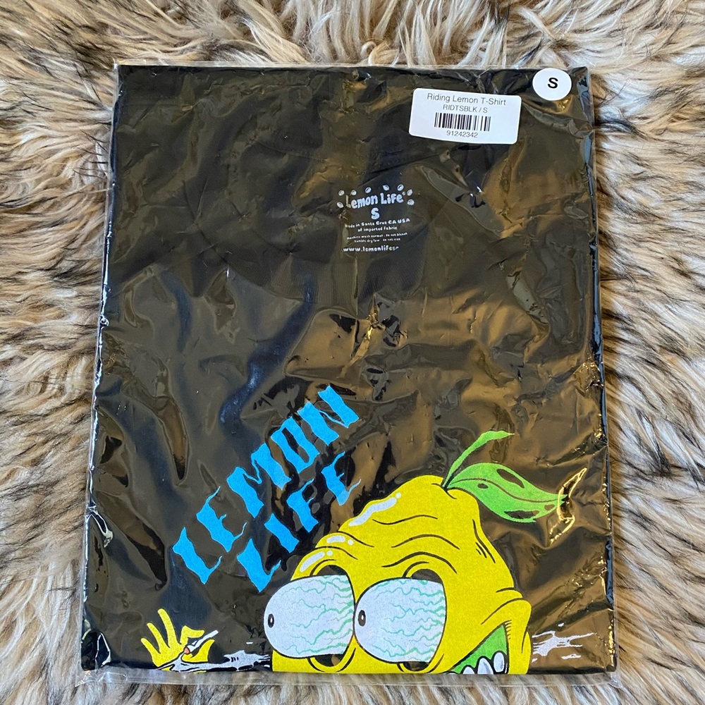 New Riding Lemon Women’s Cool T-Shirt Size Small